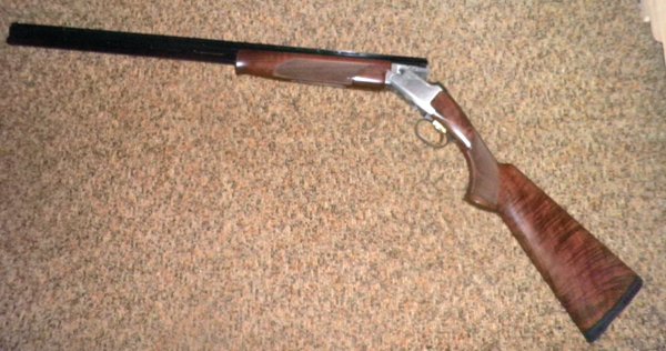 Browning Grade 1 mod L25 over/under #04211MM131, Silver, made in Japan - Calvin Clamme Estate - Farm Equipment & Gun Inventory Auction
